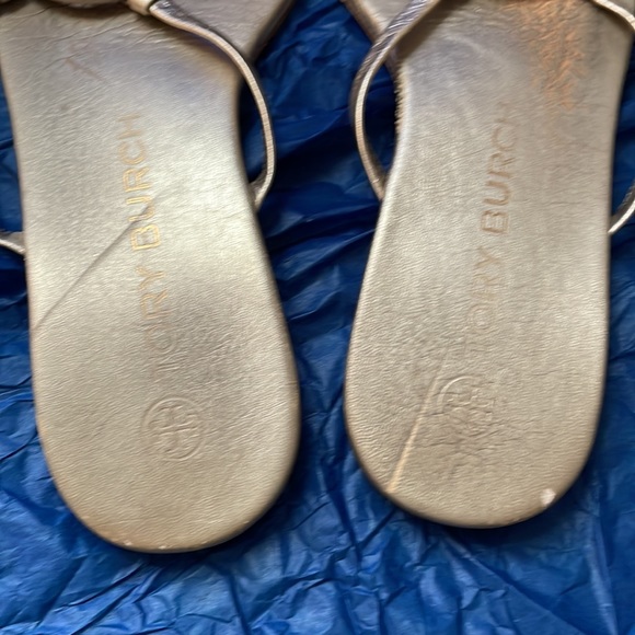 Tory Burch ladies size 9M, used lots of wear remaining. Please look at photos - Picture 2 of 7